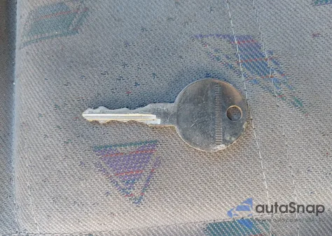 1997 Volkswagen Eurovan из США, поврежденный, VIN WV2EH8705VH077041